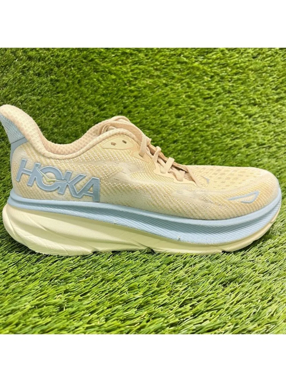 Hoka One One Clifton 9 Womens Size 8 Ivory Blue Athletic Running Shoes Sneakers